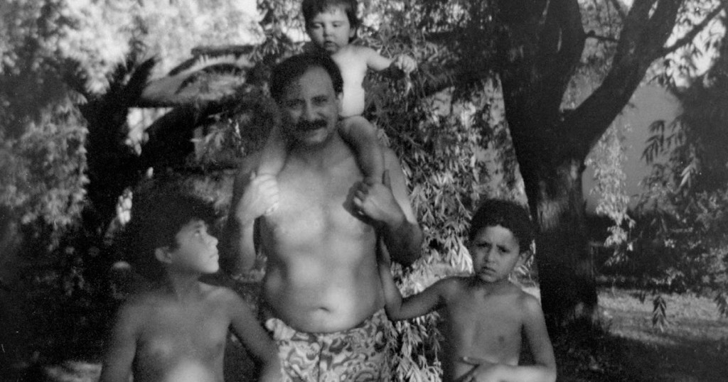 Enrique Juárez con sus hijos Javier, Pedro y Camilo Juárez