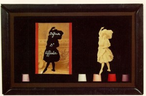  Joseph Cornell. Defense d'Afficher Object  1939