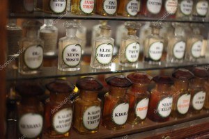 depositphotos_107166090-Shelves-with-medicines-in-the