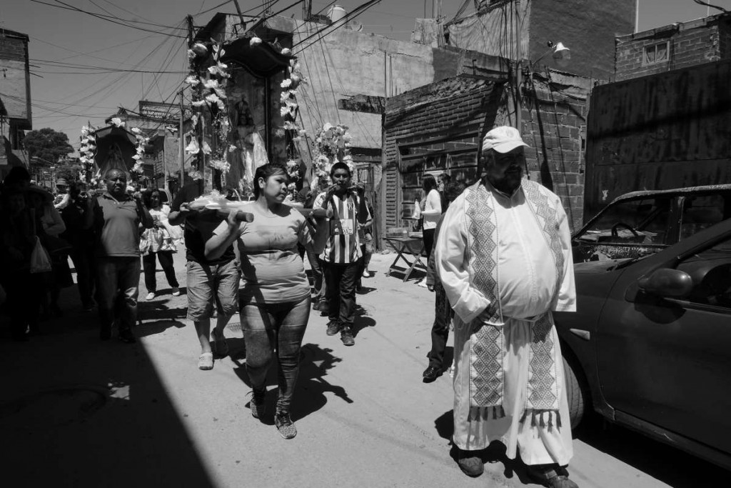 Zimmermann, M. "Procesión, Villa 31, Buenos Aires".