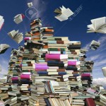 5601427-se-trata-de-montaña-de-libros-muchos-libros-sobre-fondo-de-cielo-azul-y-las-nubes-blancas-