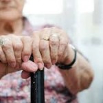 Foto lo inesperado4 viejita con baston