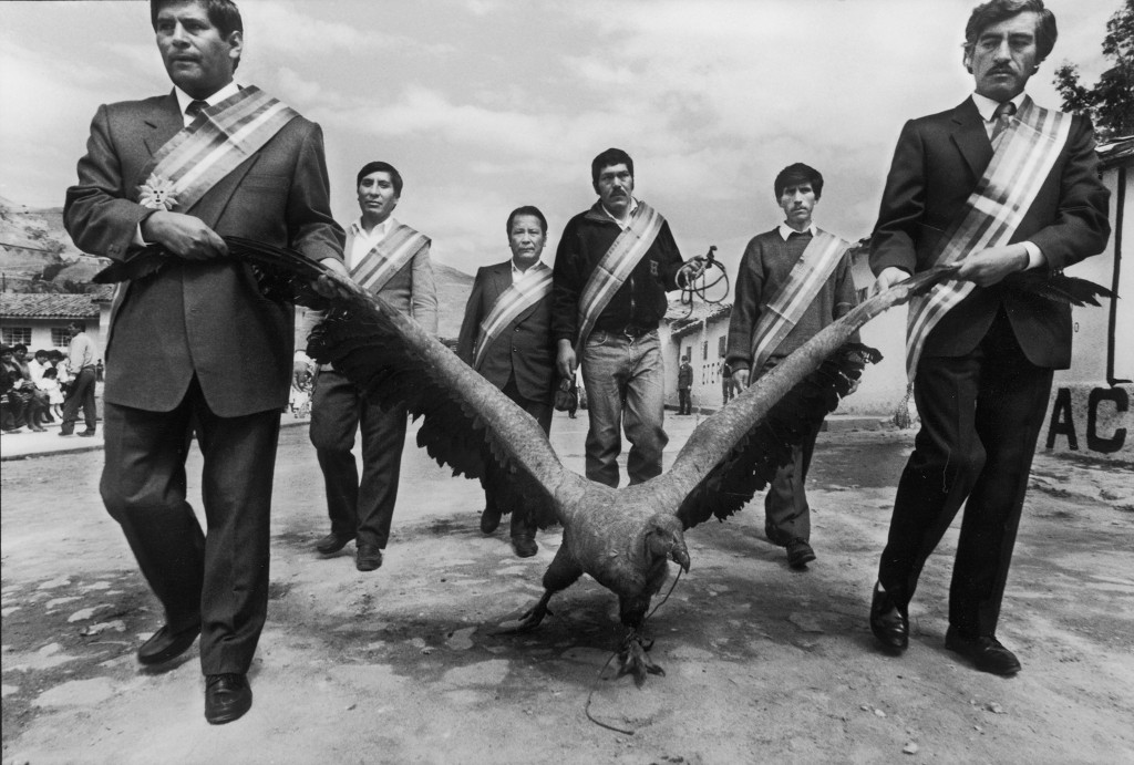 Cecilia Larrabure. "Desfile de autoridades". Fotografía del proyecto "Turupucllay".