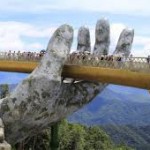 Puente de manos en Vietnam.