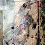 lita9, niñso juegan en la calle, arte urbano